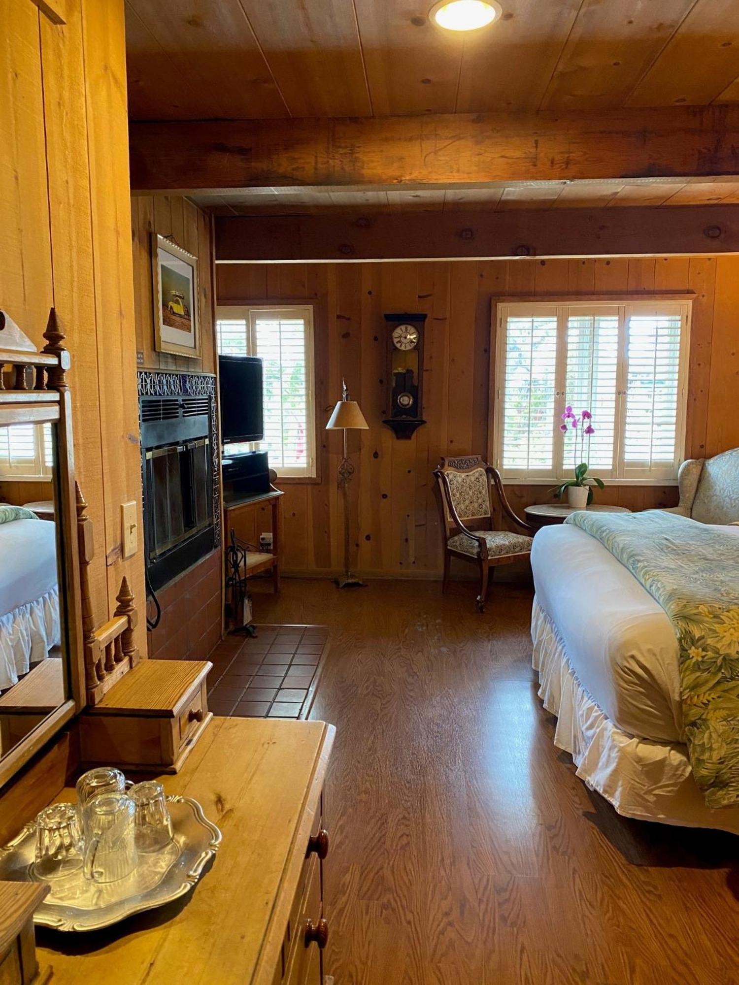 Carmel Garden Inn Eksteriør billede