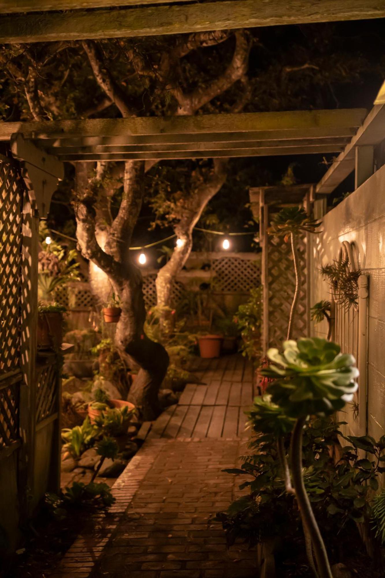 Carmel Garden Inn Eksteriør billede