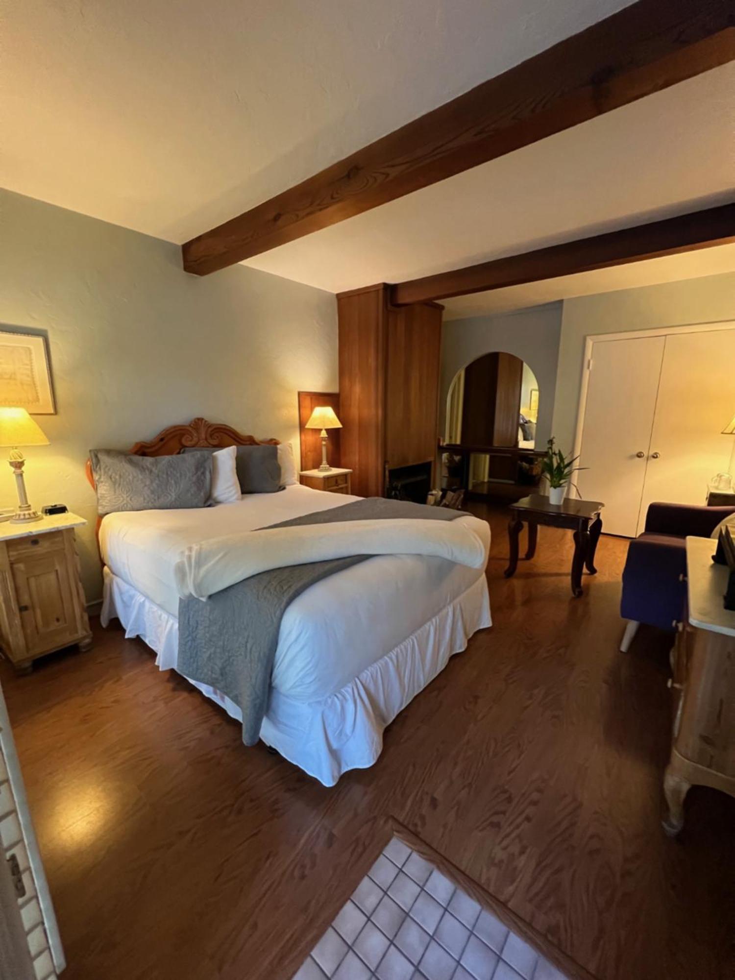Carmel Garden Inn Eksteriør billede