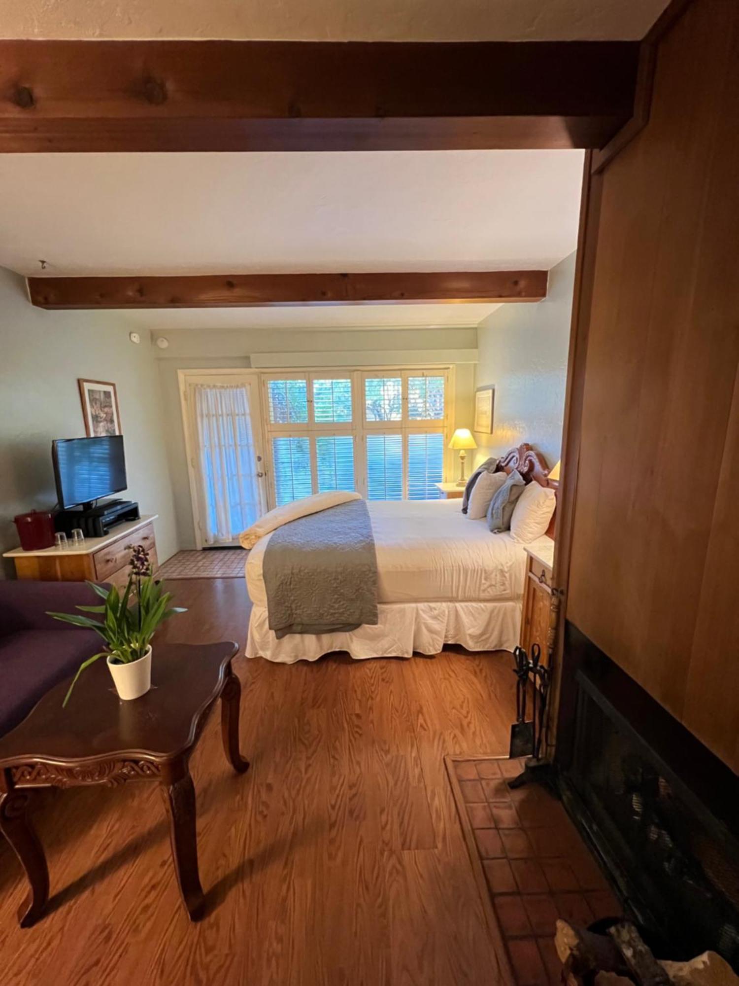 Carmel Garden Inn Eksteriør billede