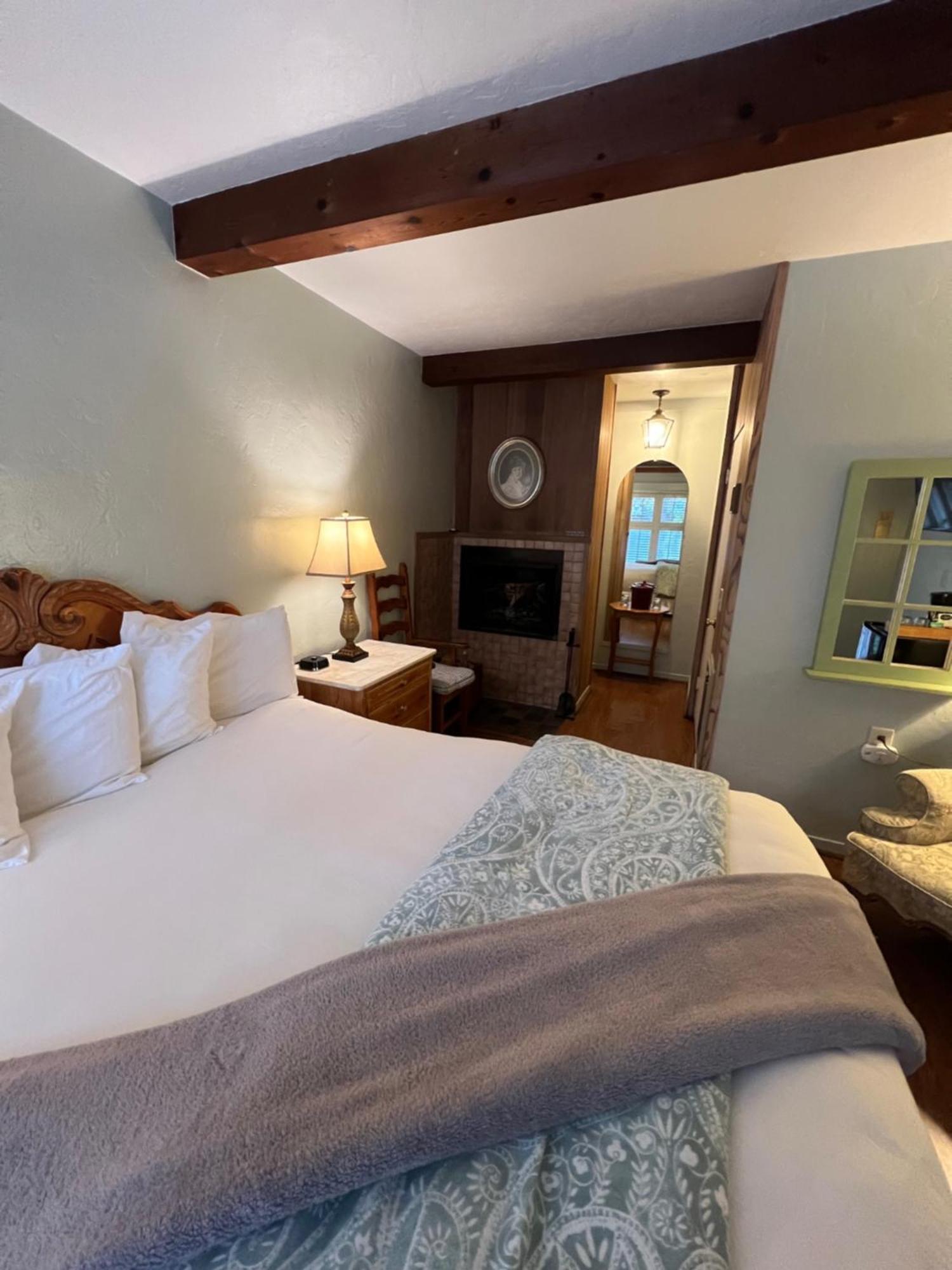 Carmel Garden Inn Eksteriør billede