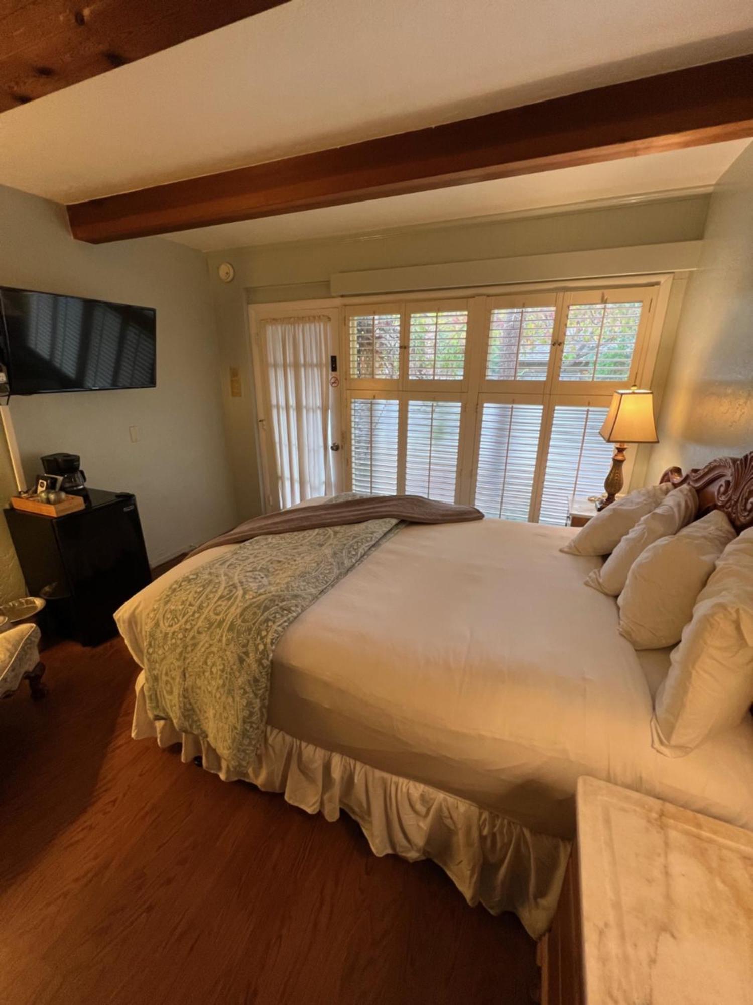 Carmel Garden Inn Eksteriør billede